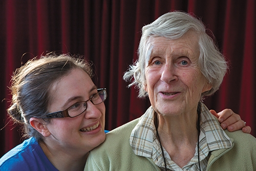 Emma Anthony (left) and her grandmother, Lucy Rickman Baruch ’42, represented John Rickman at the International Conscientious Objector Day in London in May.